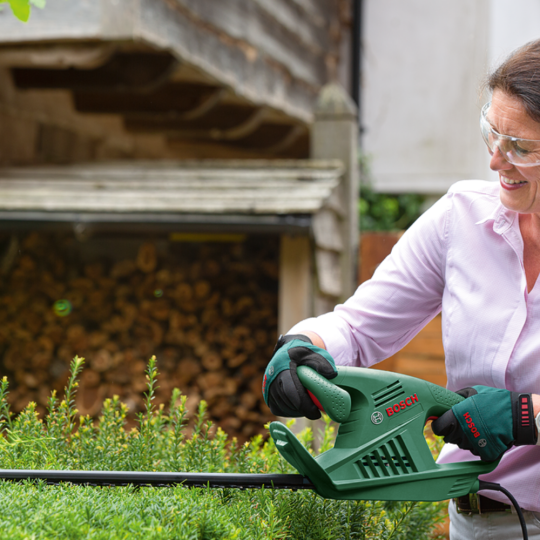 Bosch EasyHedgeCut 45 Çit Budama Makinesi