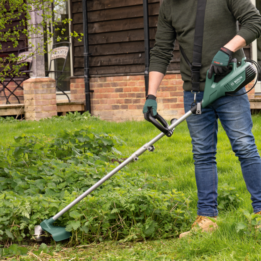 Bosch AFS 23-37 Misinalı Çim Biçme Makinesi
