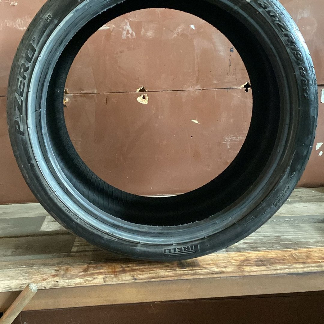 285/30 R19 PIRELLI P ZERO 98Y YAZLIK ÇIKMA LASTİK