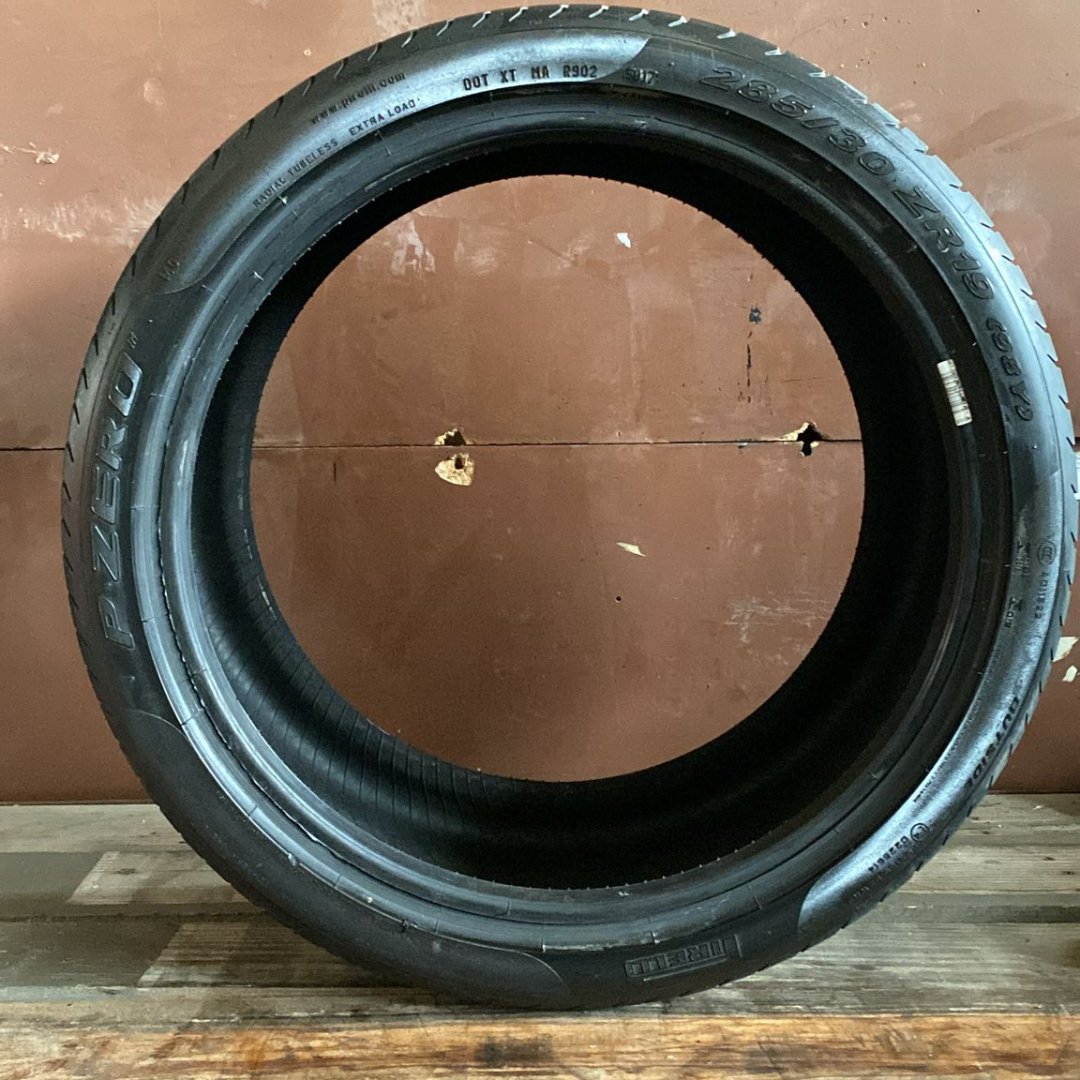 285/30 R19 PIRELLI P ZERO 98Y YAZLIK ÇIKMA LASTİK
