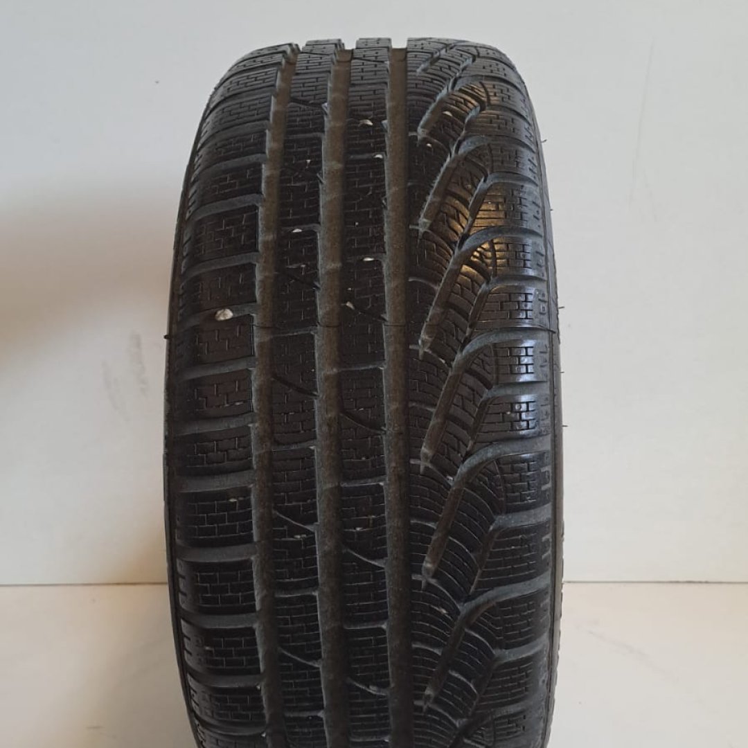 225/45R17 PIRELLI SOTTOZERO WINTER 210 94HÇIKMA KIŞ LASTİĞİ